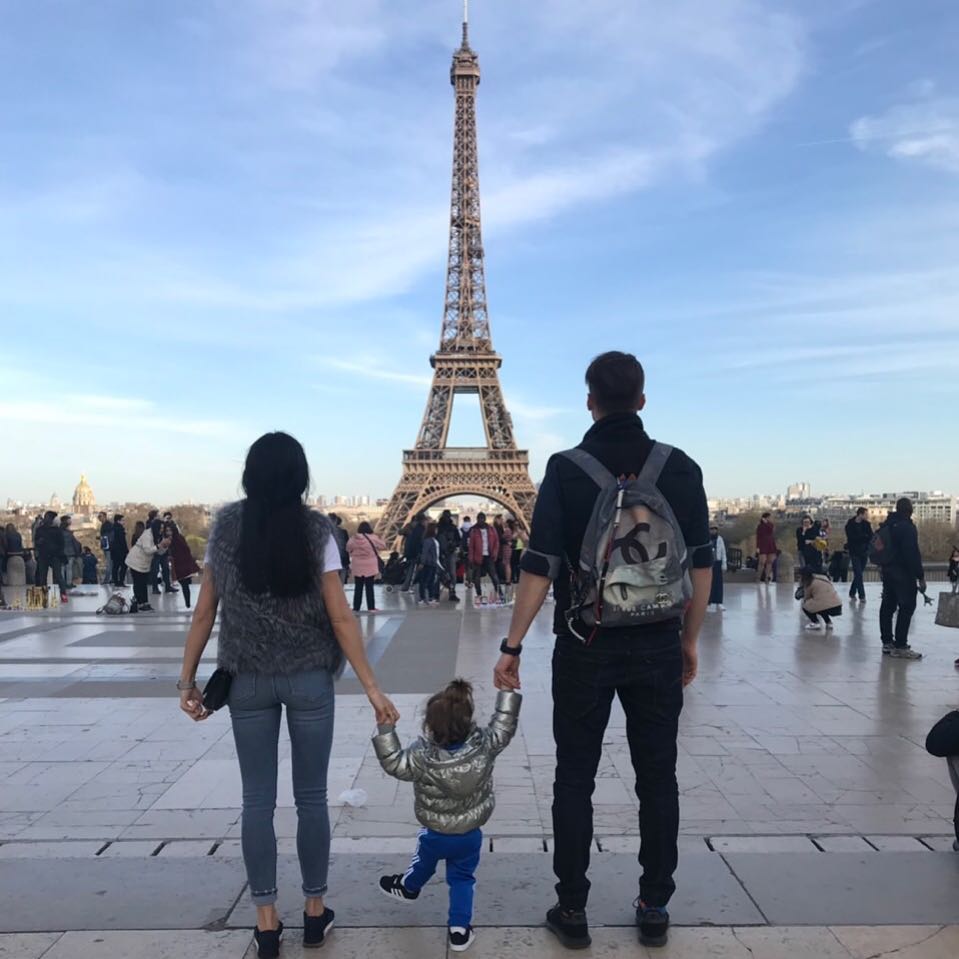 Дарин Ангелов в Париж със семейството си