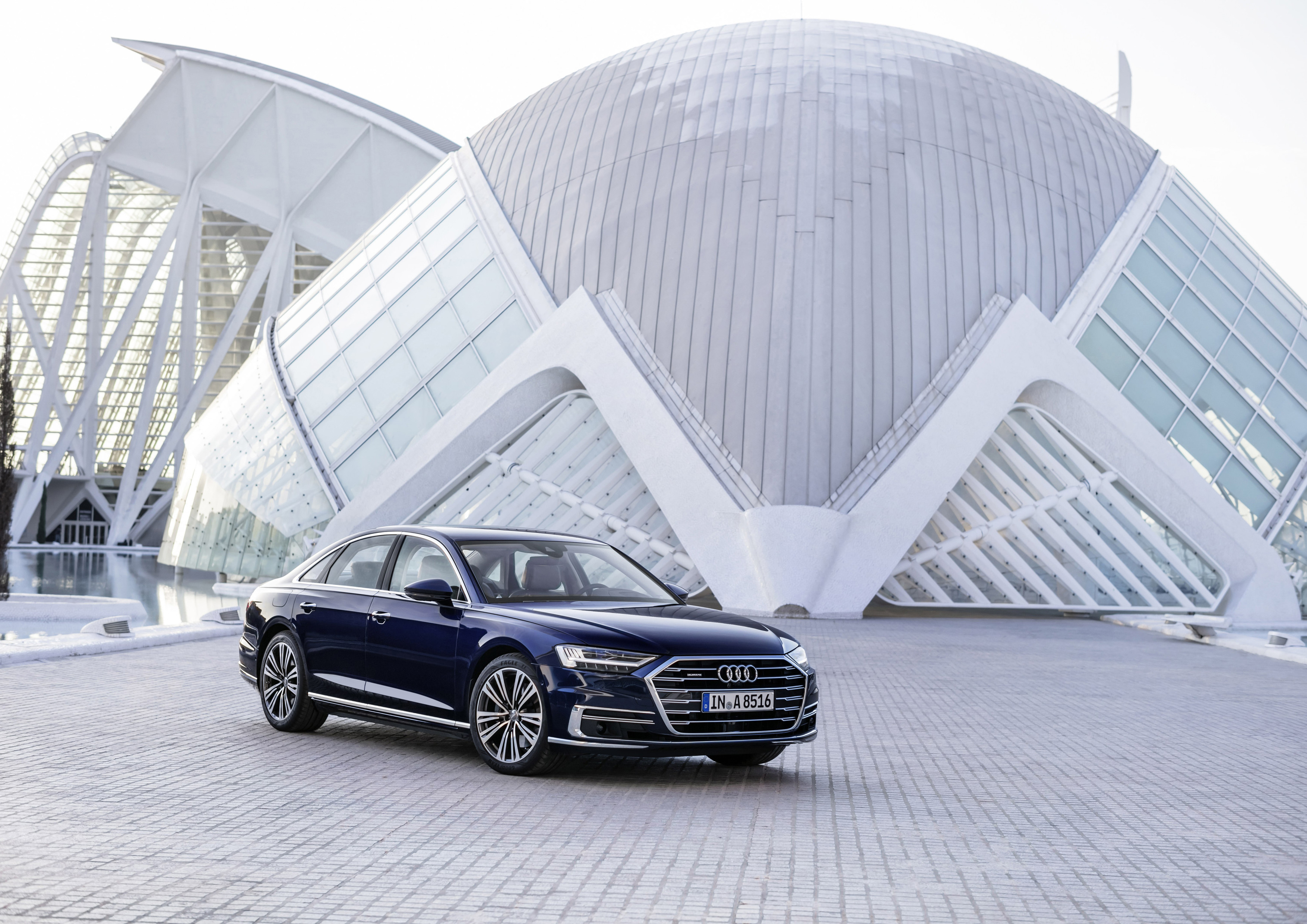 Audi представя флагмана A8 на TouristAutoShow