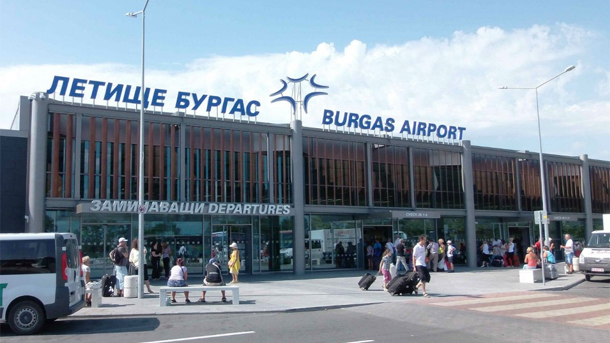 Летището в Бургас очаква 3 милиона туристи за пръв път в историята си