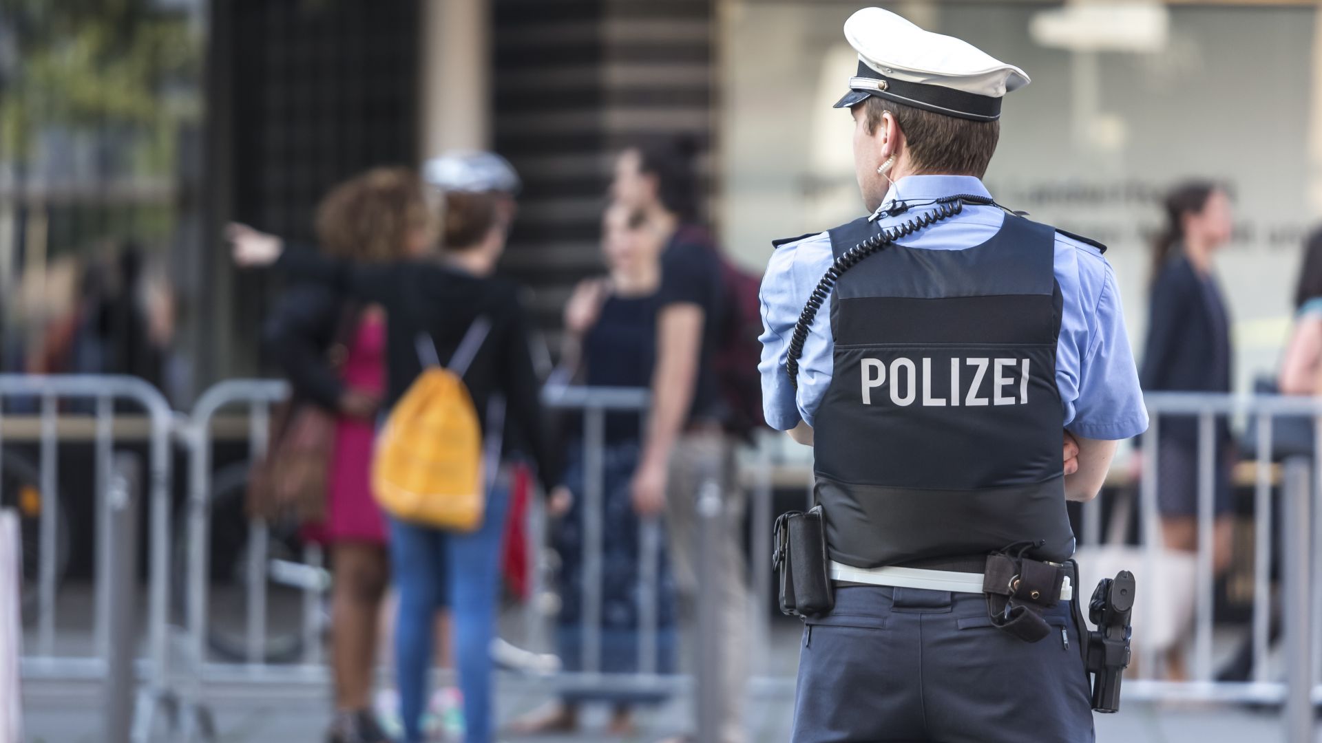 В Германия застреляха мъж, нападнал хора с нож