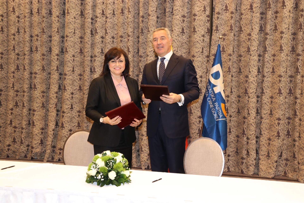 Лидерът на БСП Корнелия Нинова с преизбрания министър-председател на Черна гора Мило Джуканович