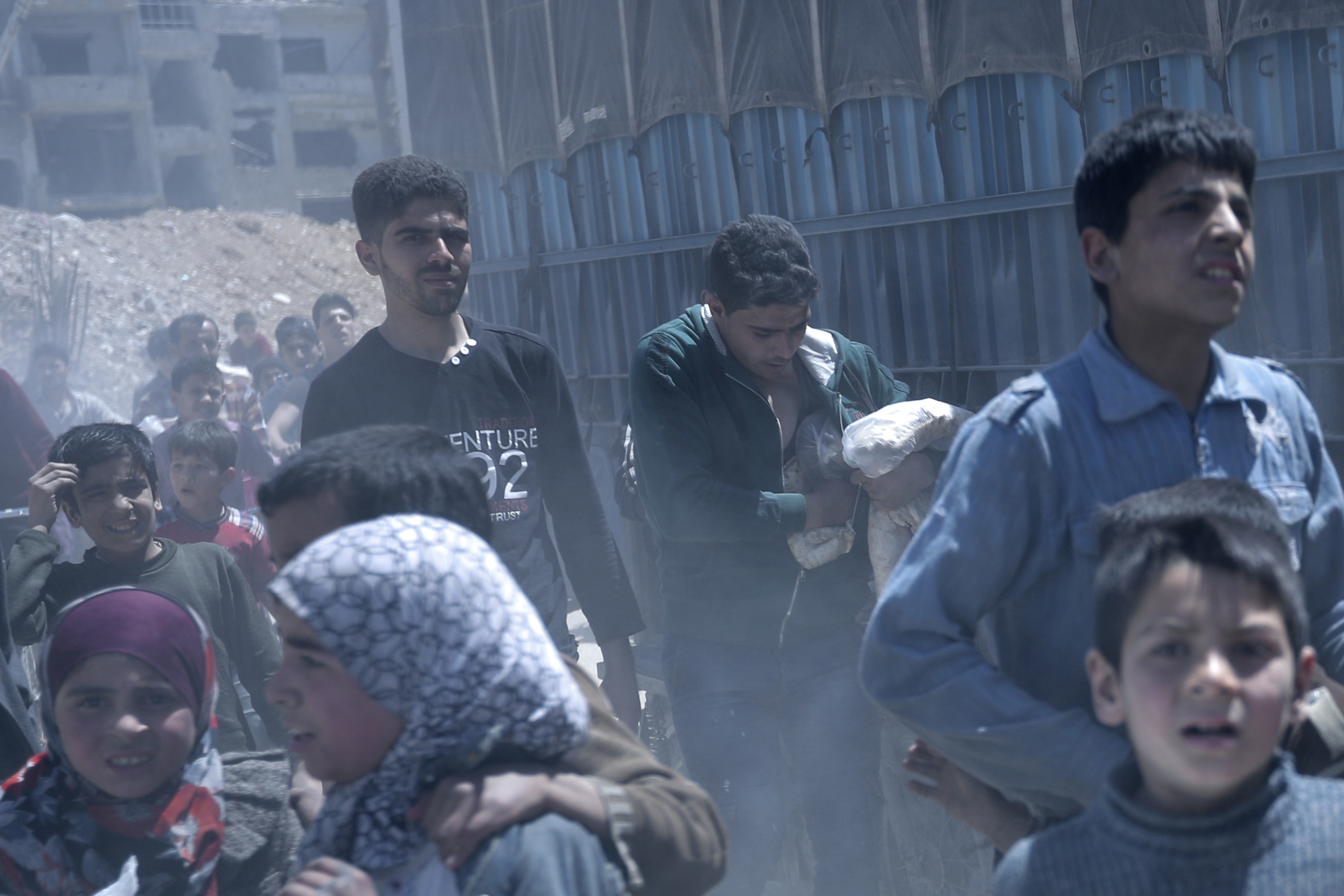Разрушения, хуманитарна криза и евакуация в град Дума