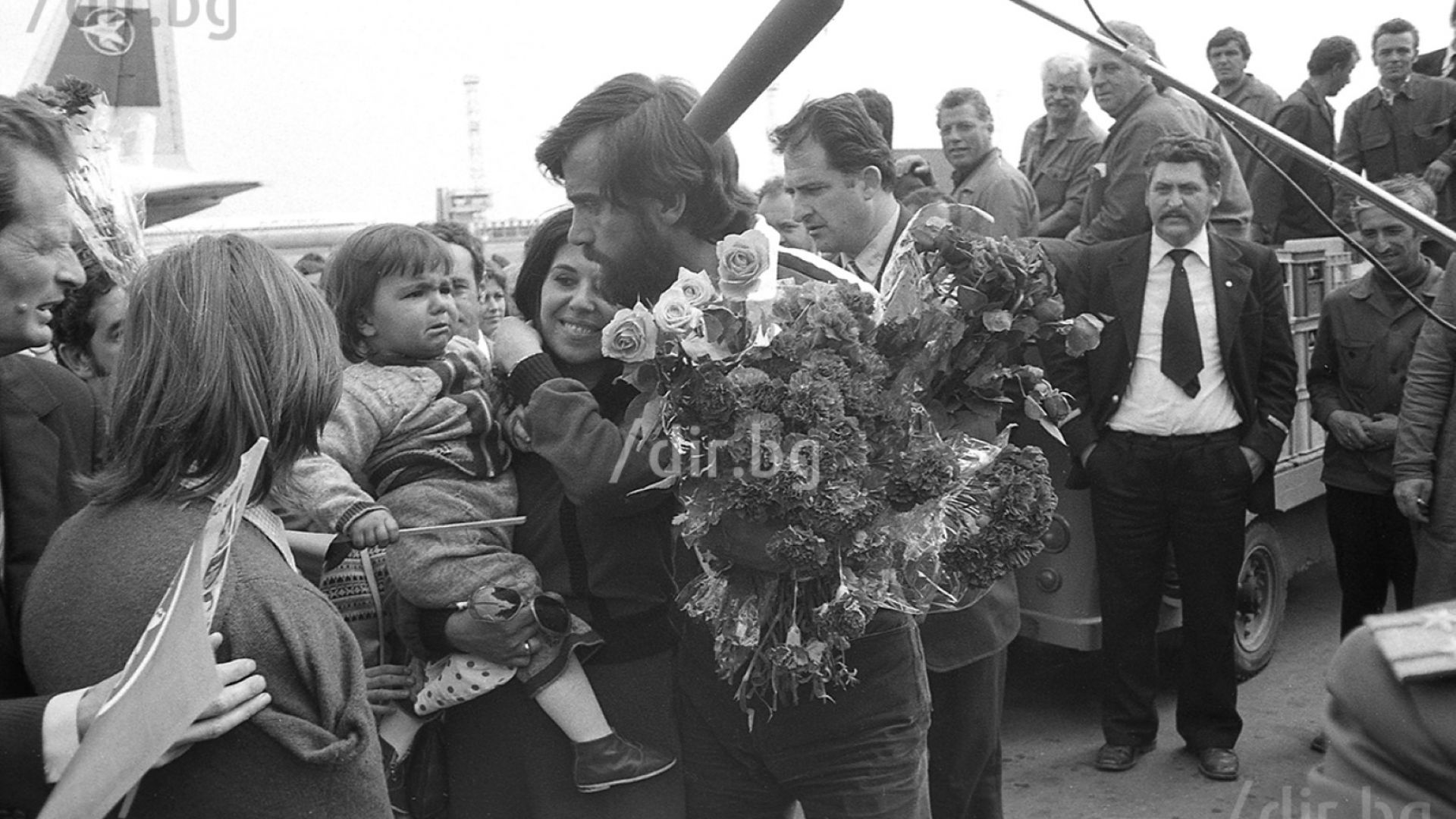 22 май 1981 г. - посрещане у дома на Христо Проданов и останалите от експедицията след успешното изкачване на връх Лхоце