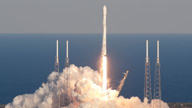 НАСА изстреля космическия телескоп ”Тес”