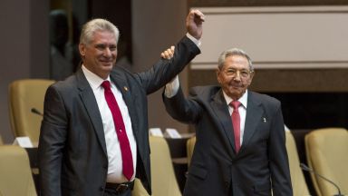 Смяна на Кастро в Куба: Мигел Диас-Канел е новият президент