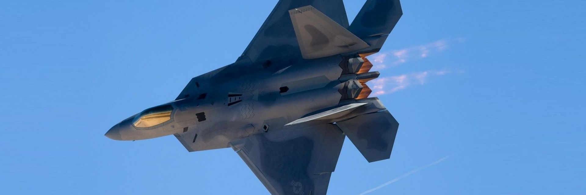 Може ли F-22 да направи "кобрата на Пугачов"
