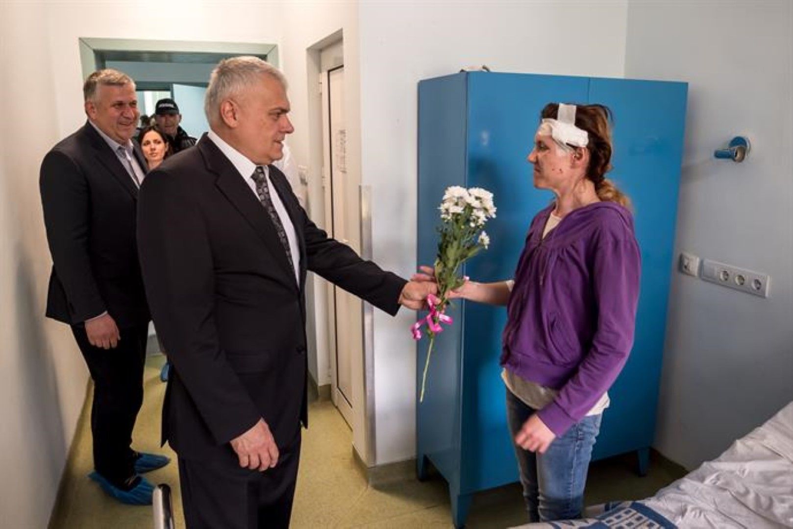 Вътрешният министър посети Гергана Зашева в болницата