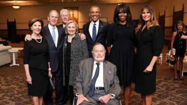Четирима бивши президенти изпратиха Барбара Буш