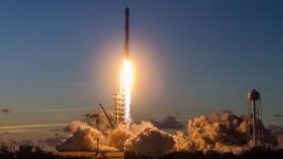Казахстан ще изстрелва сателите със SpaceX, не с Русия