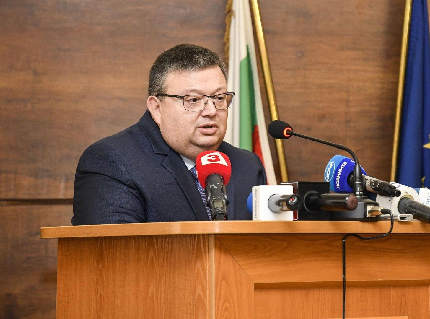 Сотир Цацаров очаква да има има обвиняем за спирането на БНР