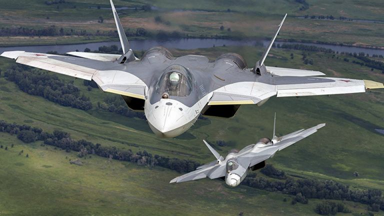 Руски експерт: Су-57 изпреварва  F-22 и F-35  по въоръжение, роботизация и РЕБ