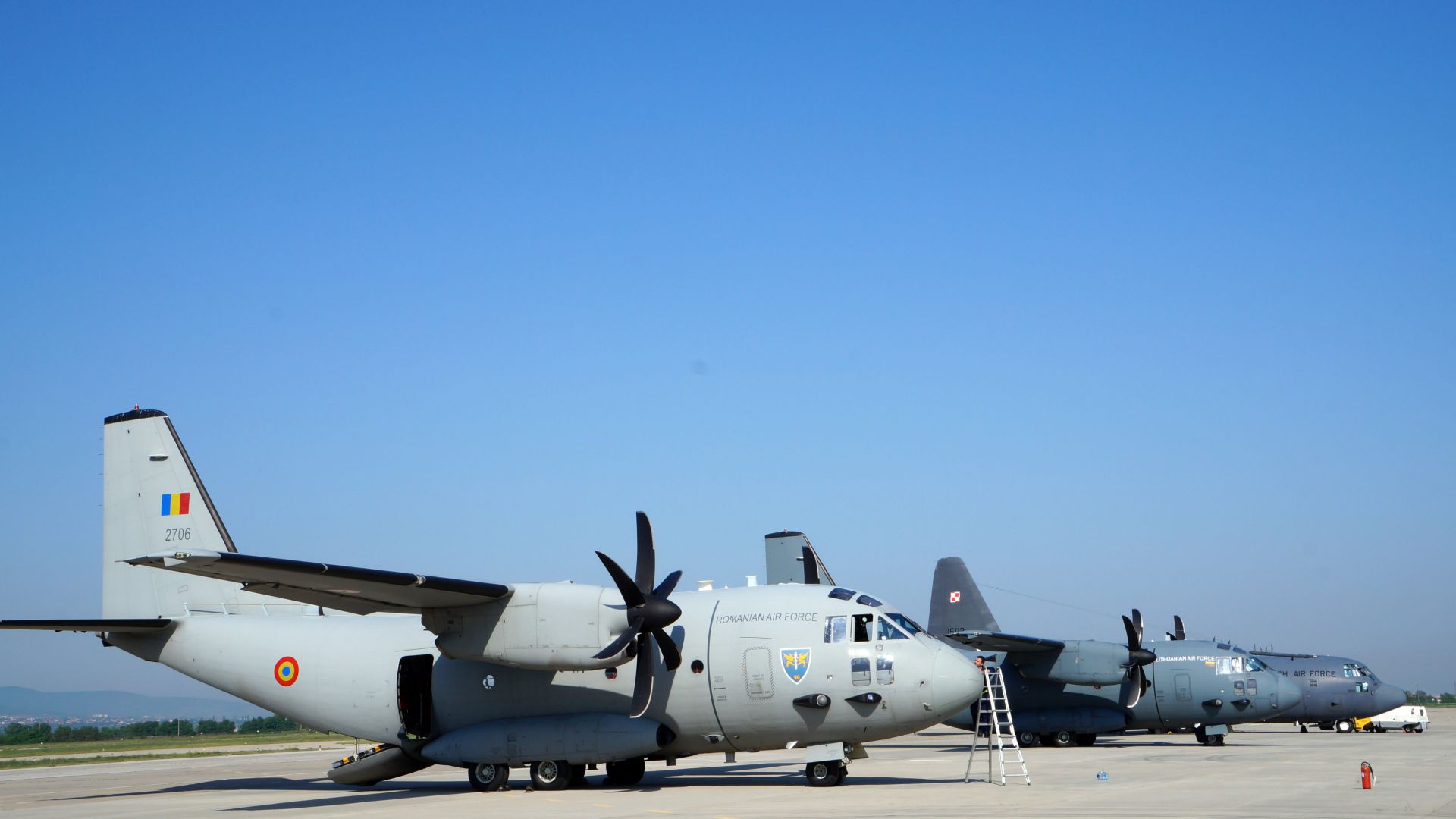 Военновъздушните сили на Република България ще изпълнят полети с прелитане