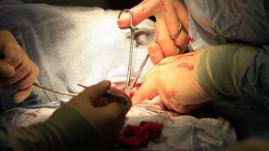 Трима души отиват на съд за ръководене и участие в