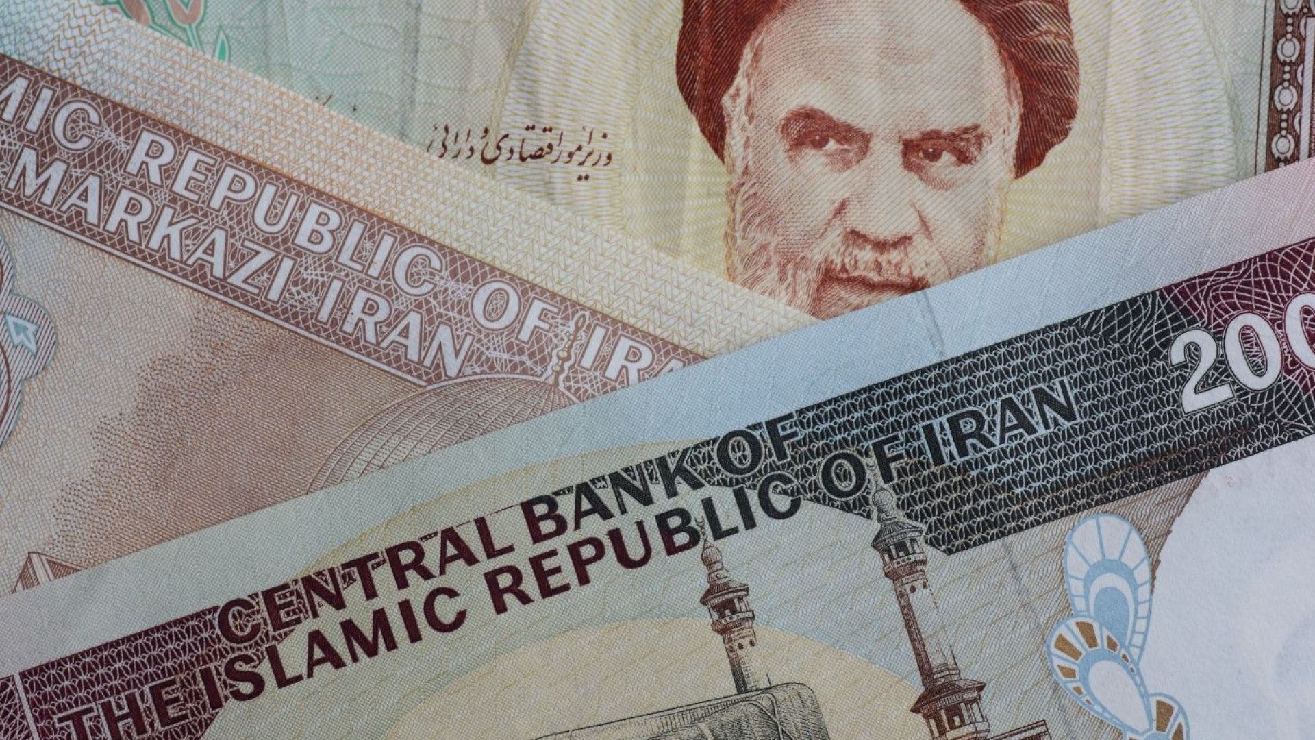 Тръмп предизвика валутен колапс в Иран
