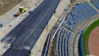 Нов булевард "отнесе" трибуна на стадион