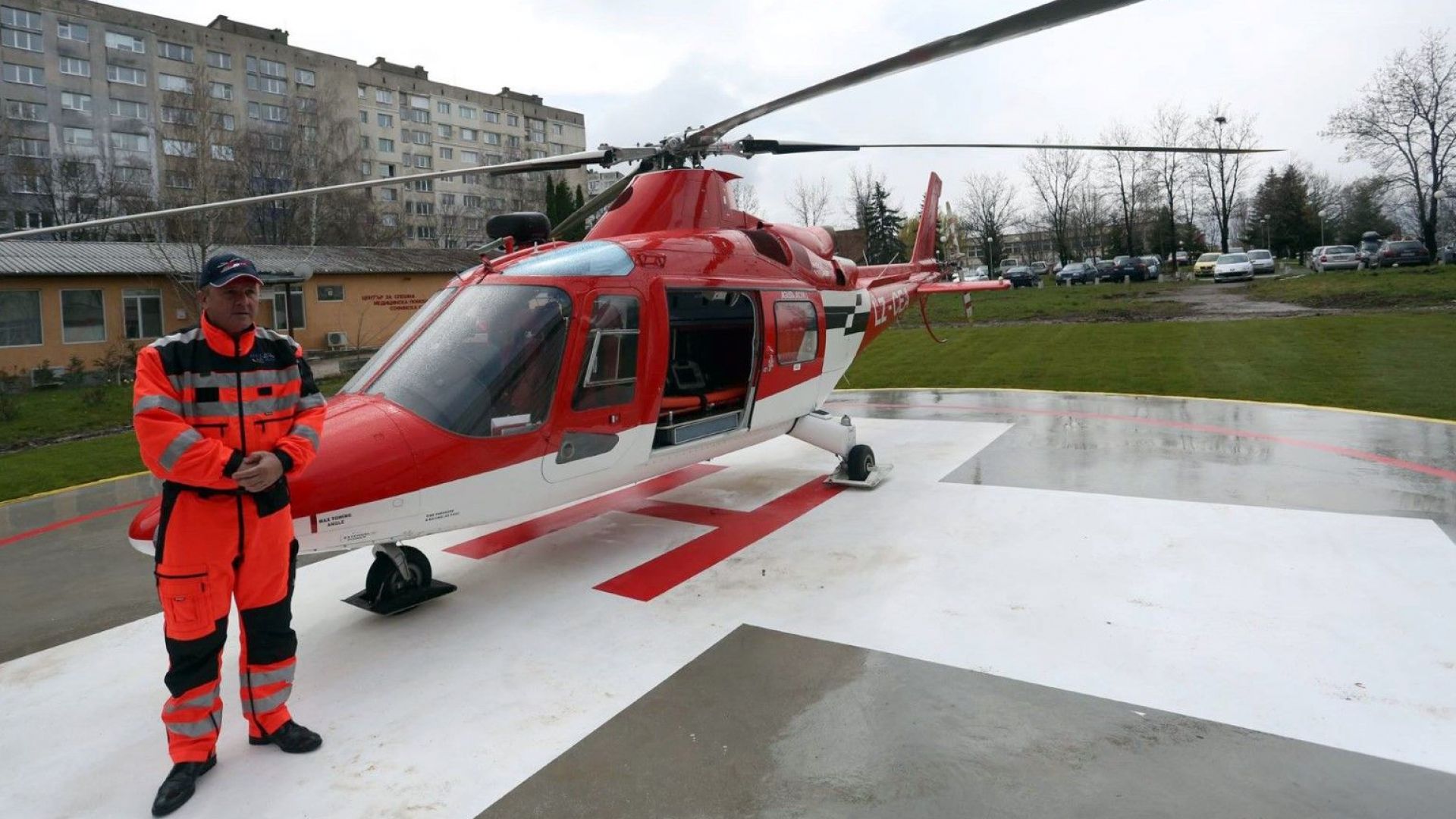 Изграждат хеликоптерни площадки в болници в поне 8 областни града