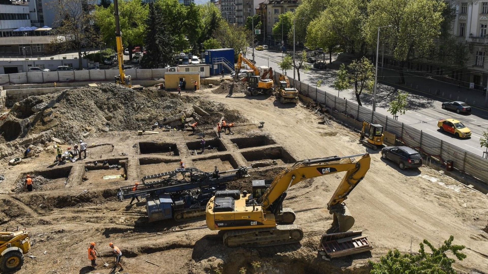 Археолози правят разкопки при строежа на хотел Мариот
