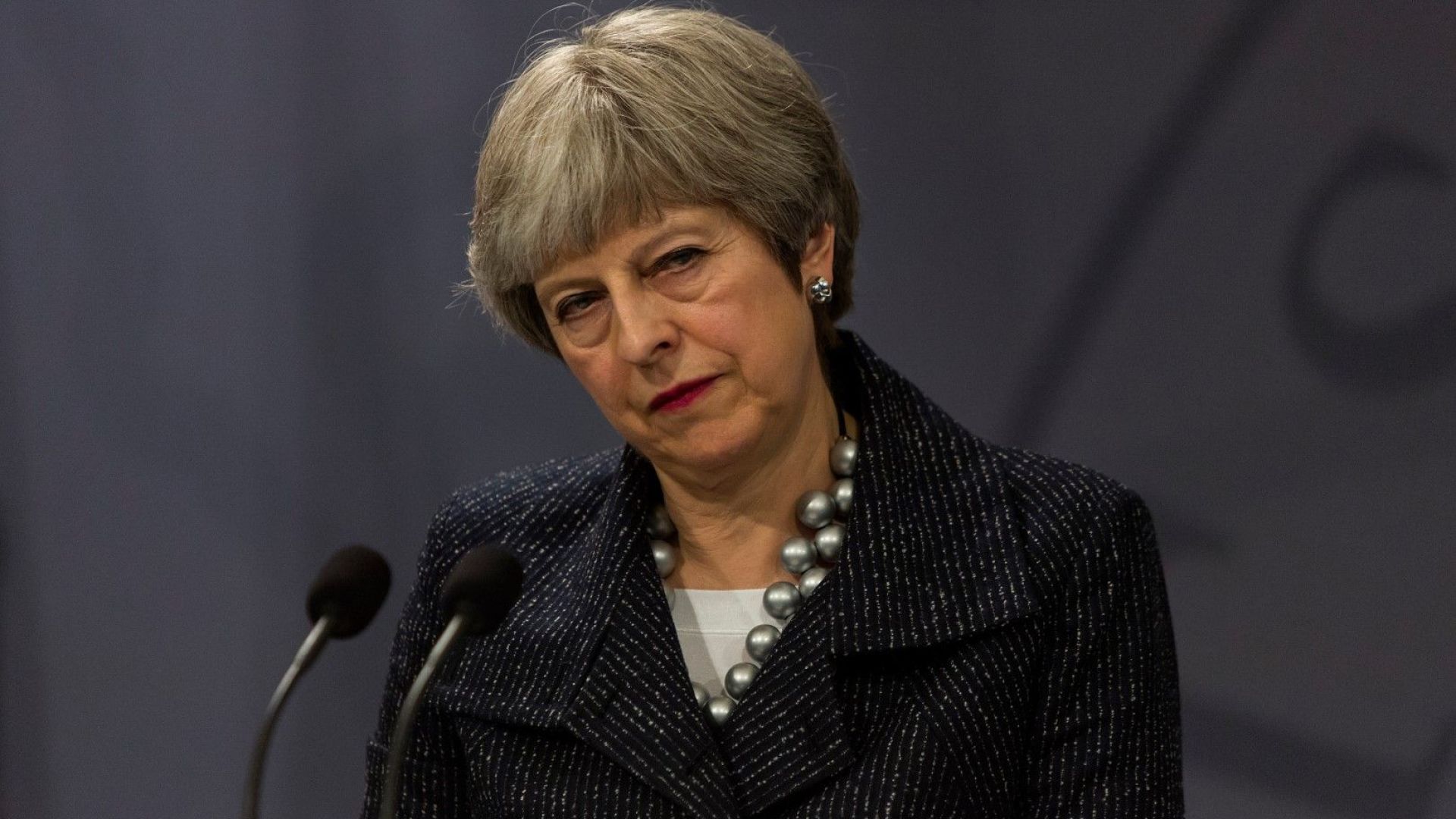 Британският премиер Тереза Мей предупреди британските депутати че могат да