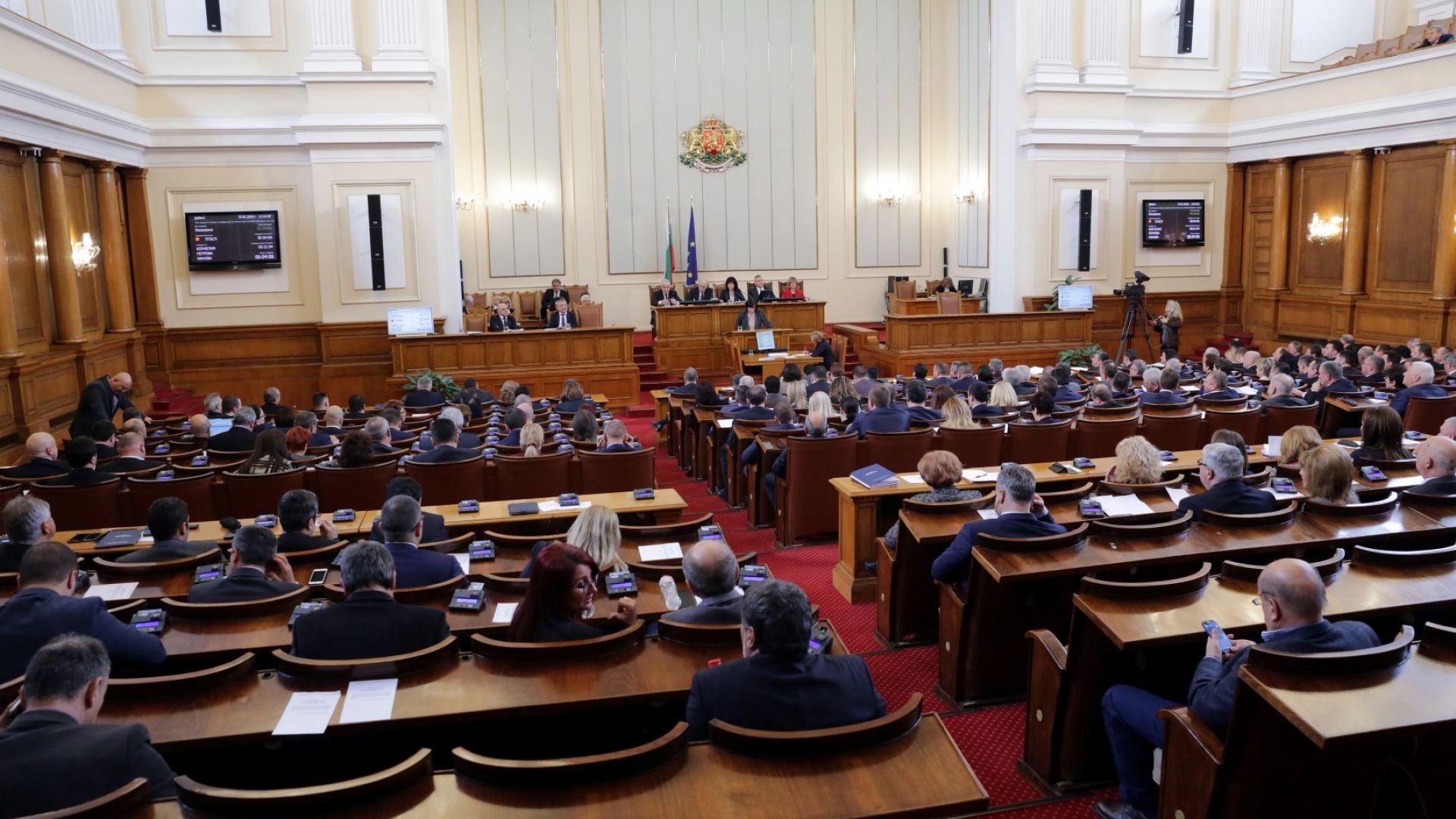 Депутатите единодушно подкрепиха българските превозвачи