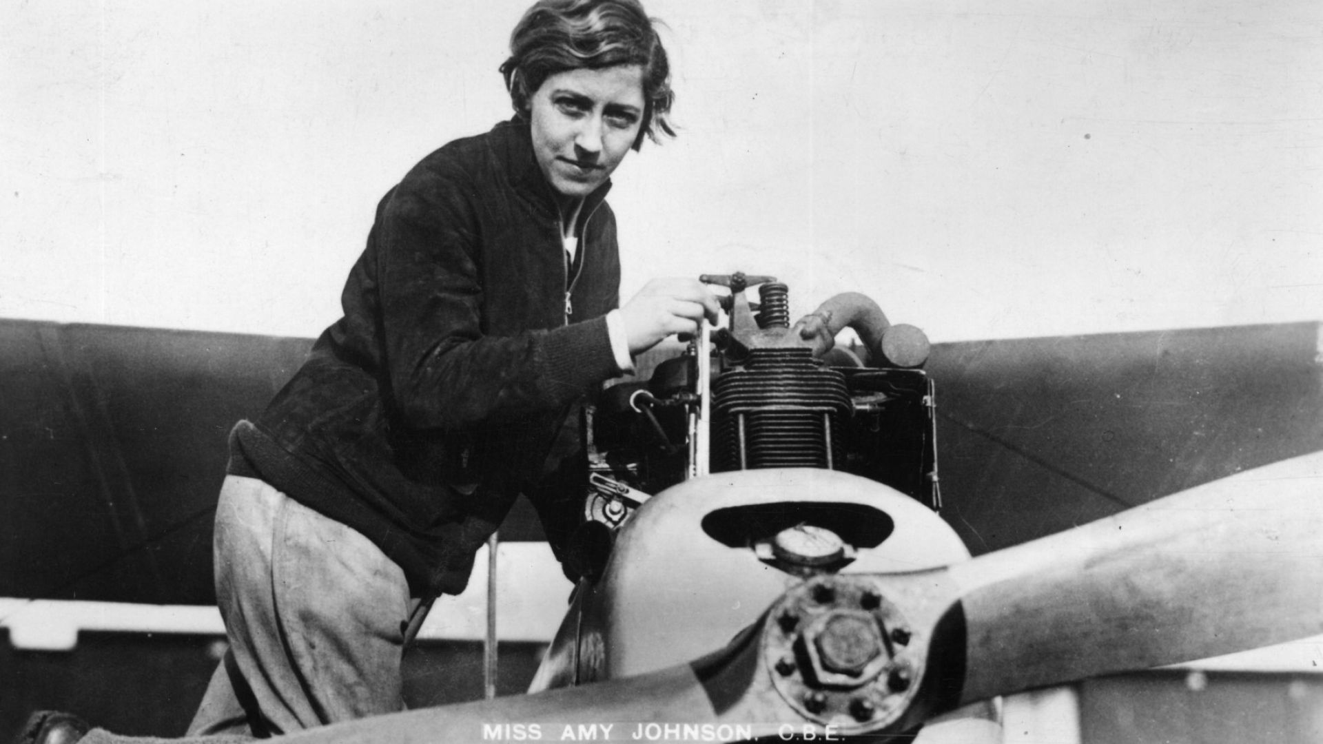 Ейми Джонсън - първата жена, летяла сама до Австралия