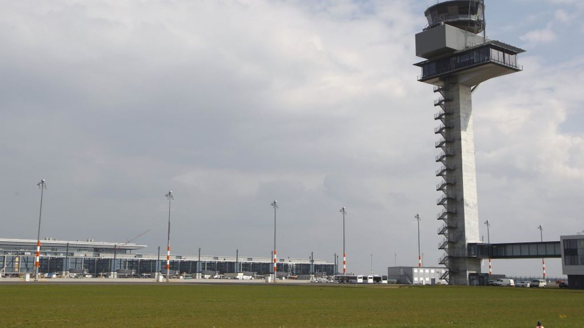 Берлинското "призрачно летище" планира разширение 