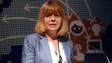 Фандъкова: Не съм получавала сигнали за искани пари от Иванчева