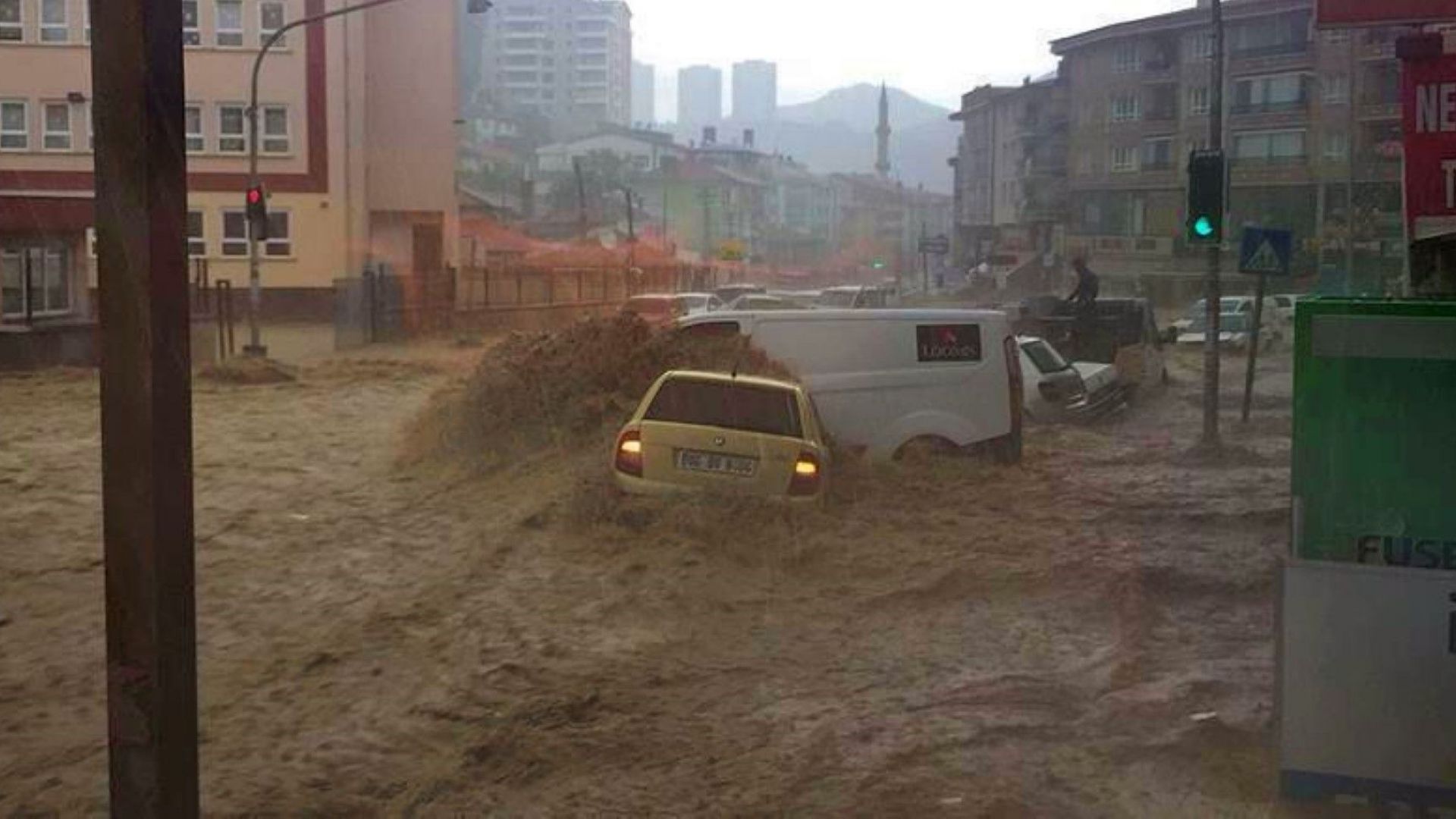 Потоп, невиждан от 500 години, заля Анкара