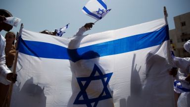Израел отваря противаракетни убежища, очаква атака срещу Голанските възвишения