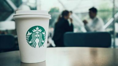 Nestle купи за $ 7 милиарда правото да продава кафе Starbucks