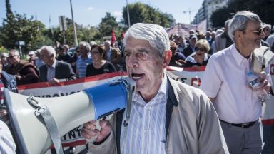Гръцки пенсионери емигрират в България, за да оцелеят в кризата