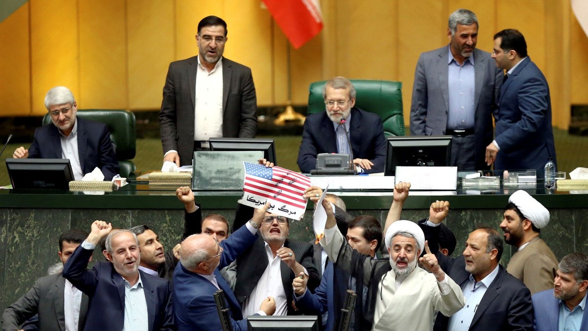 Администрацията на Тръмп обяви възстановяването на санкциите срещу Иран отменени