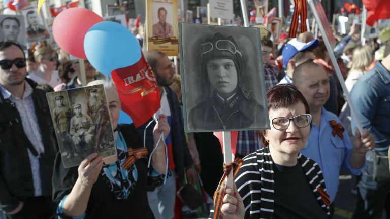 Отбелязване на Деня на победата с шествия в София и Пловдив