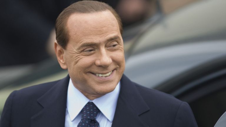 Бившият италиански премиер Силвио Берлускони, хоспитализиран заради белодробна инфекция, дължаща