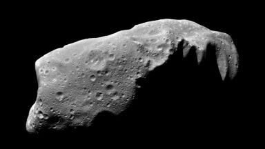 Учени откриха вода и органични материали върху повърхността на астероид