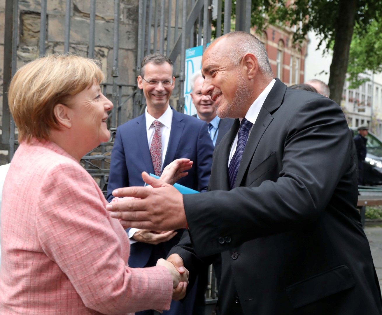 Бойко Борисов и Ангела Меркел се приветстваха радушно