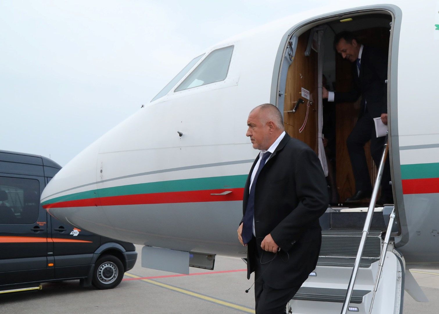 Борисов кацна в Аахен с правителствения самолет
