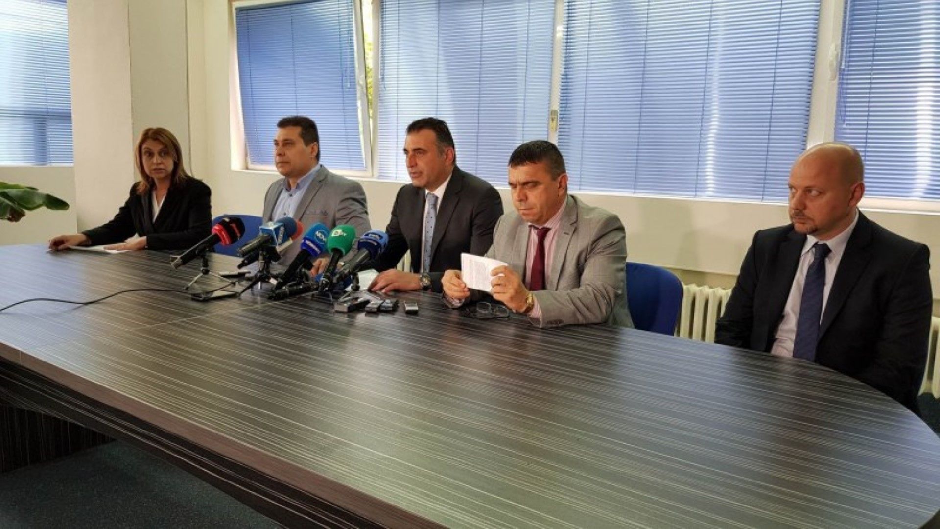Пресконференцията на Окръжна прокуратура в Пловдив за ареста на служителите