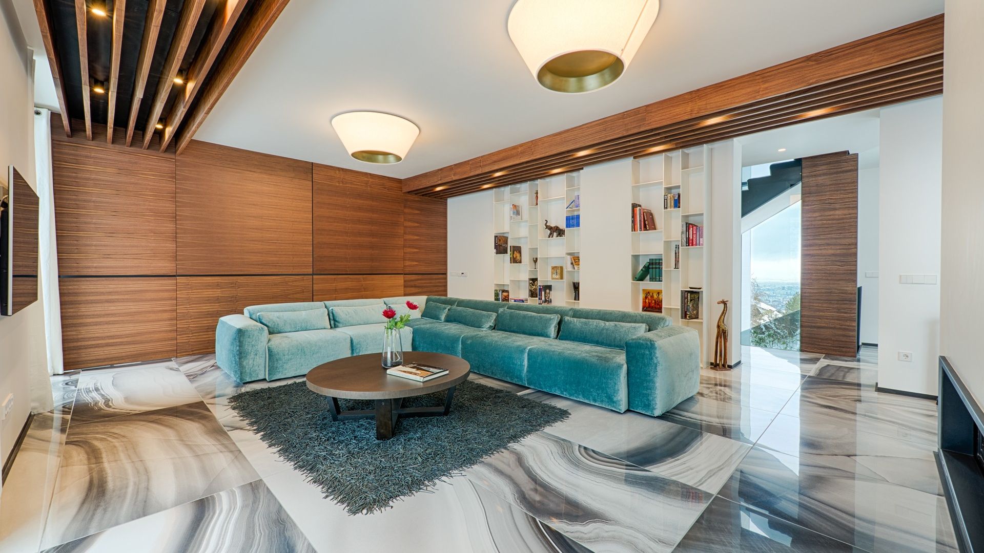 Продажбите на имоти на стойност над 100 000 евро са