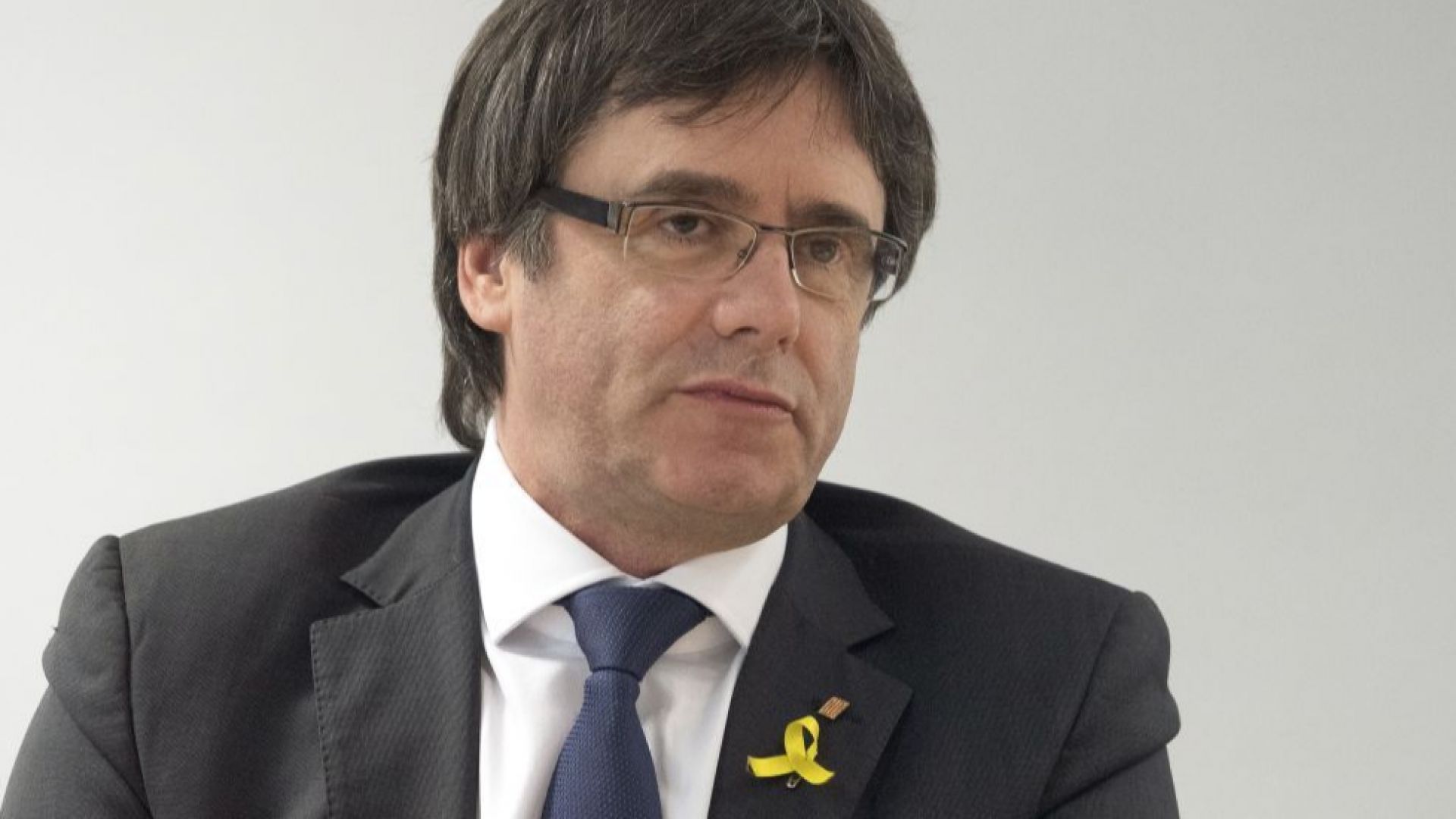 Бившият каталунски лидер Карлес Пучдемон се предаде на белгийските власти