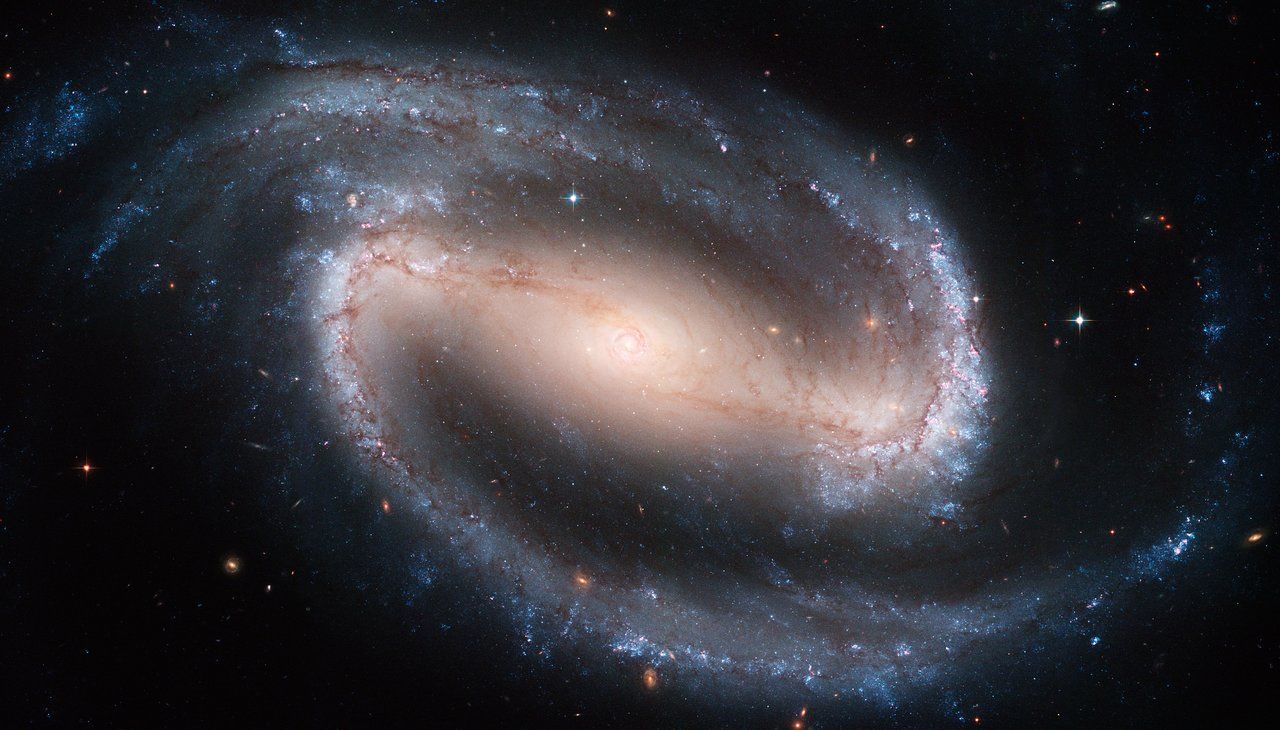 Галактиката NGC 1300