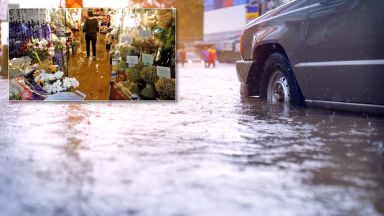 Буря и силен дъжд удариха Солун, по улиците плуват автомобили (видео)