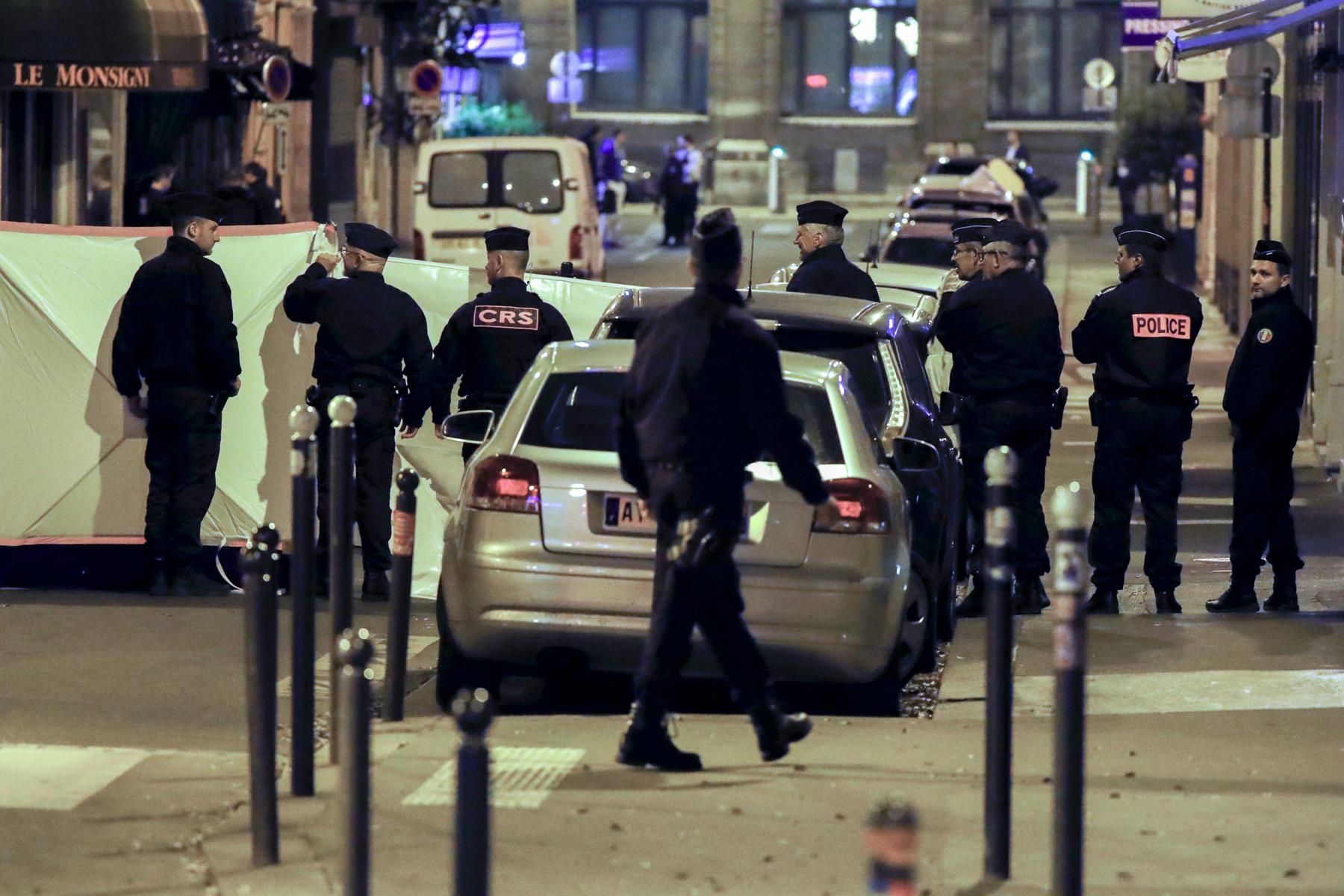 Френската полиция реагира мигновено и застреля нападателя