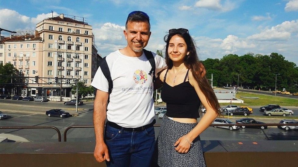 Боян Петров с дъщеря му Тея