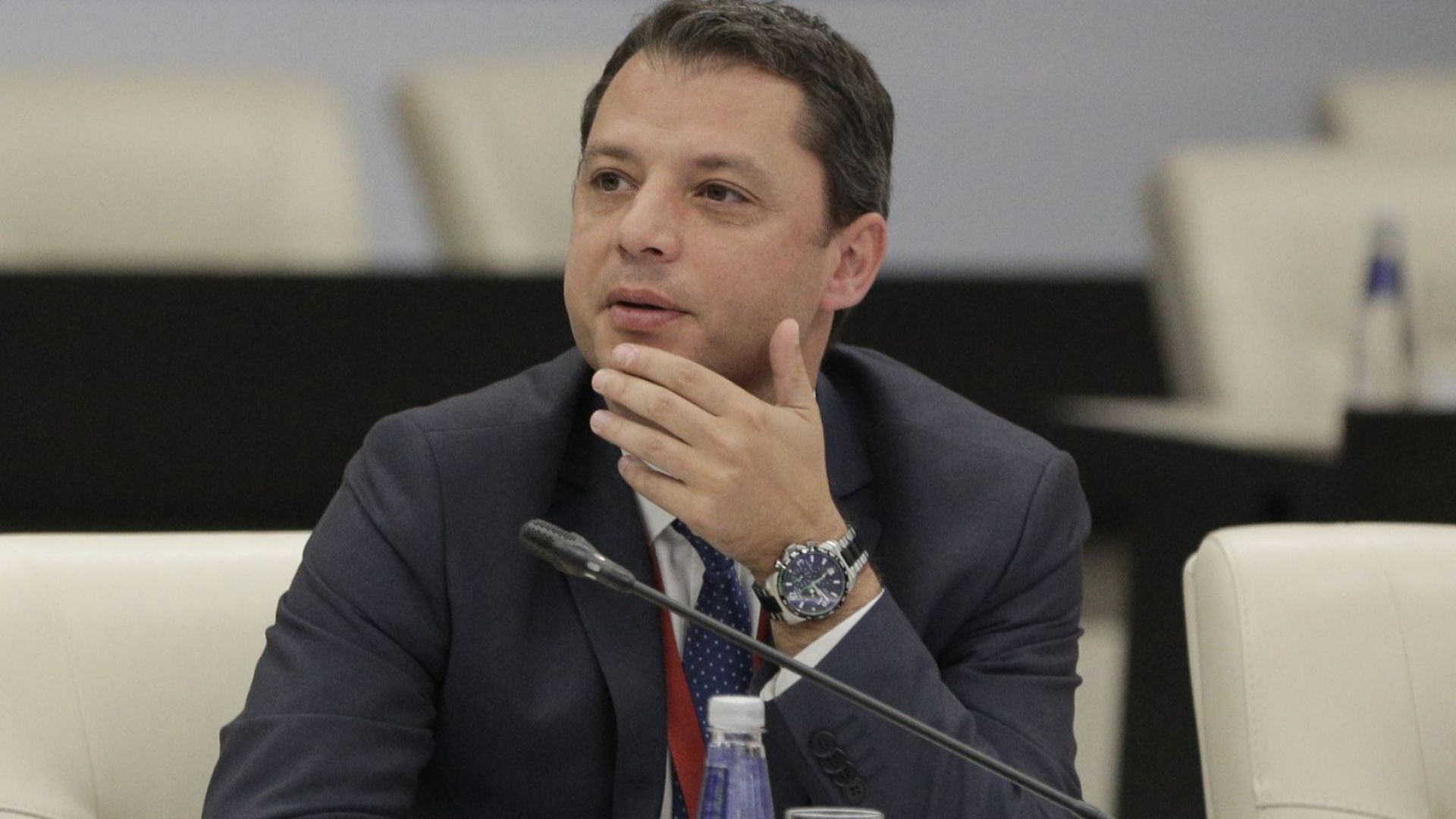 Делян Добрев подава оставка като народен представител в 44 тото Народно