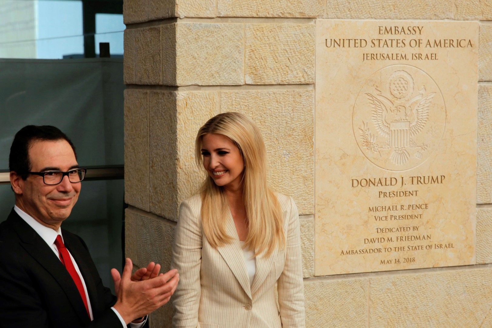 Финансовият министър Стивън Мнучин и Иванка Тръмп откриват посолството на САЩ в Ерусалим