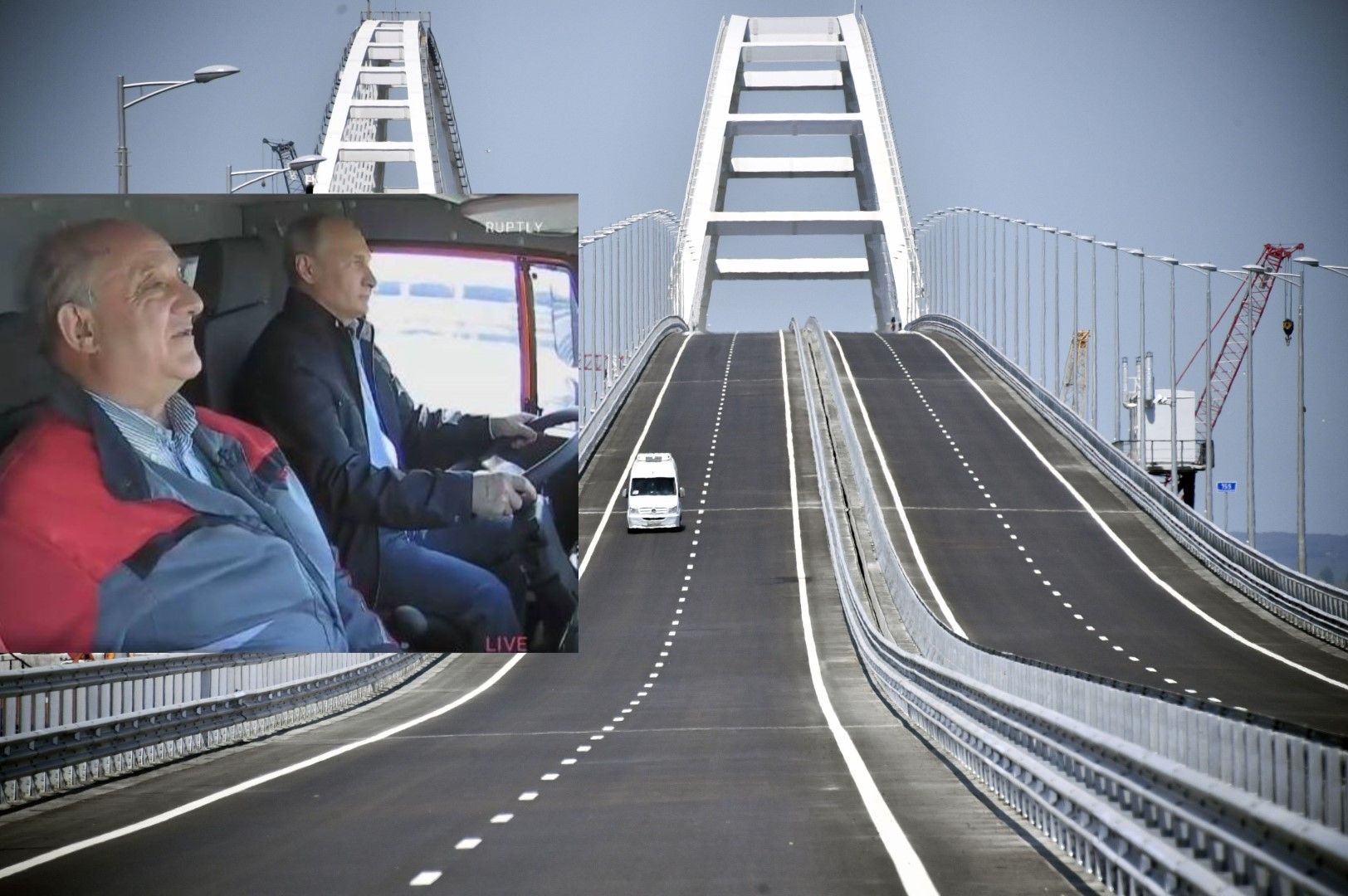 Владимир Путин кара "Камаз" по новия Кримски мост