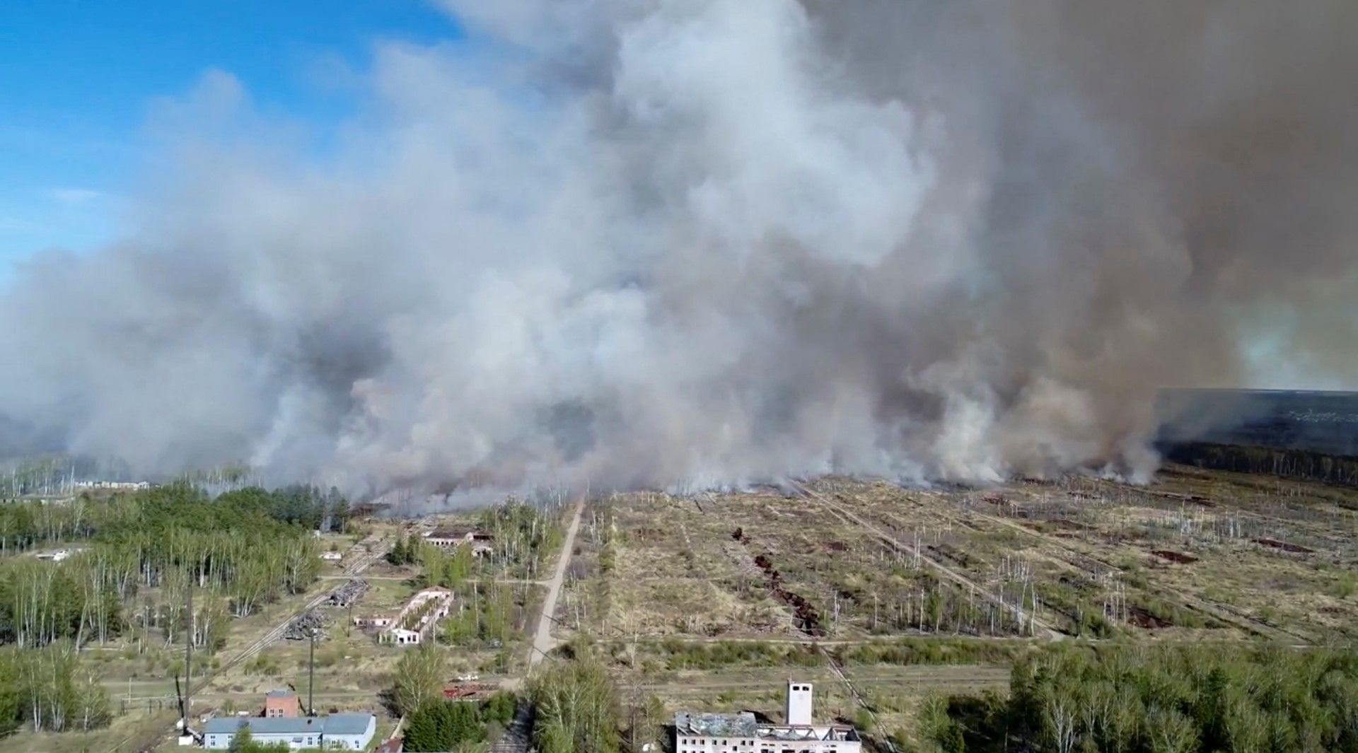 Пожар в град Пугачово и околността в Република Удмуртия
