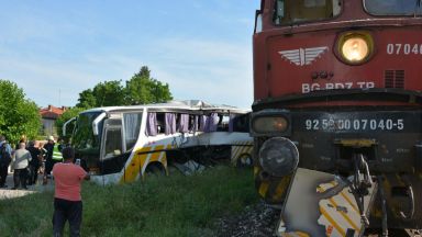 Отнето предимство е причина за катастрофата между влак и автобус