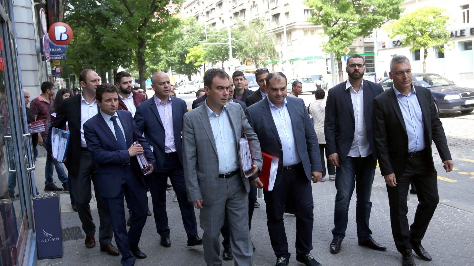 Бойчев: Внесохме 200 000 подписа за спиране на сделката за ЧЕЗ