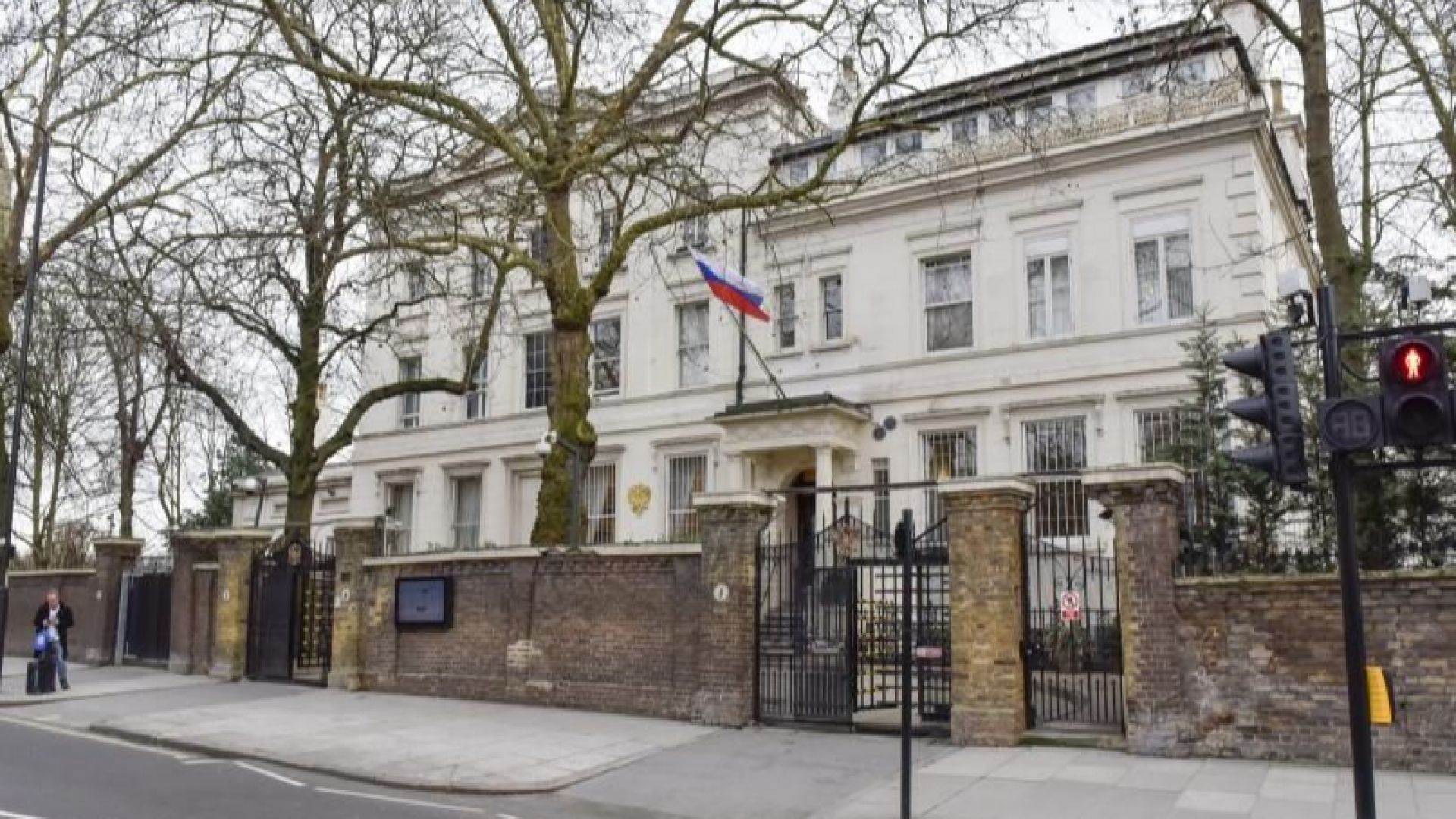 Руският посланик в Лондон поиска среща със Скрипал